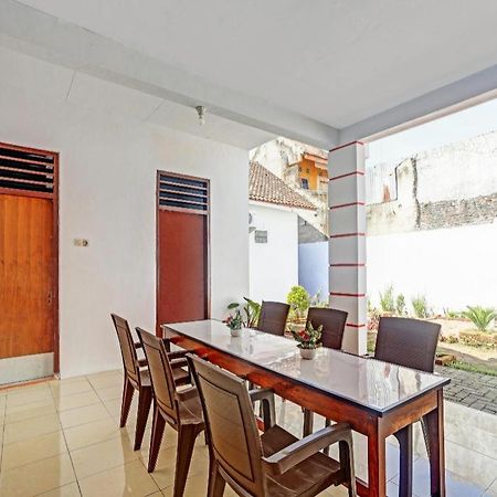 Oyo 90344 Wijayanti Hotel บันยูวังงี ภายนอก รูปภาพ
