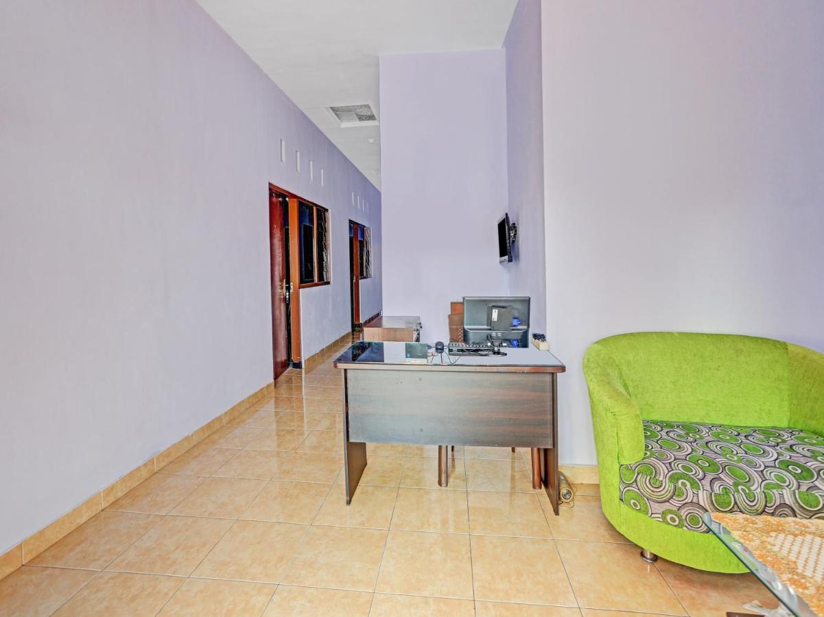 Oyo 90344 Wijayanti Hotel บันยูวังงี ภายนอก รูปภาพ