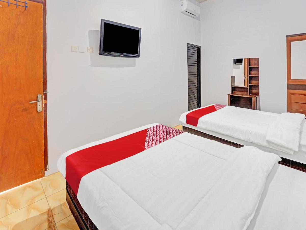 Oyo 90344 Wijayanti Hotel บันยูวังงี ภายนอก รูปภาพ