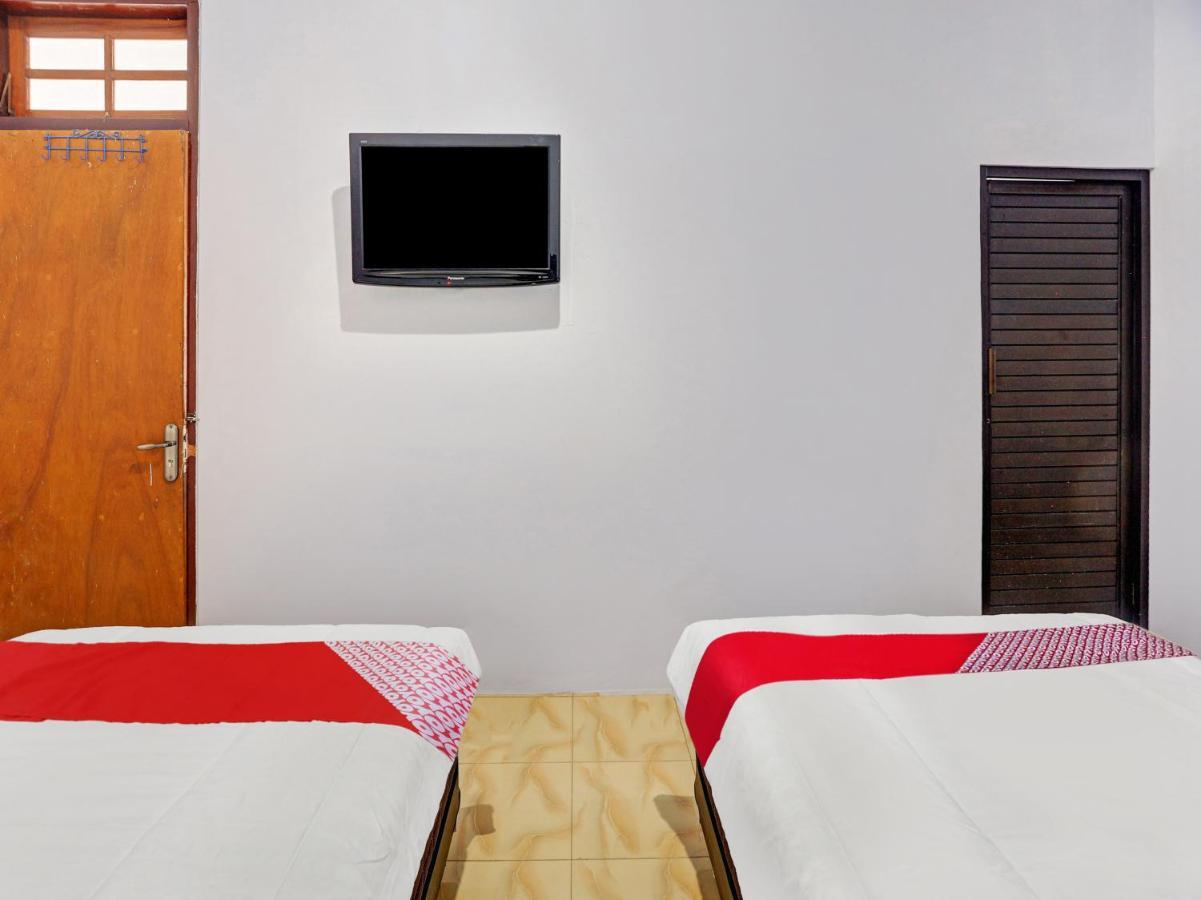 Oyo 90344 Wijayanti Hotel บันยูวังงี ภายนอก รูปภาพ