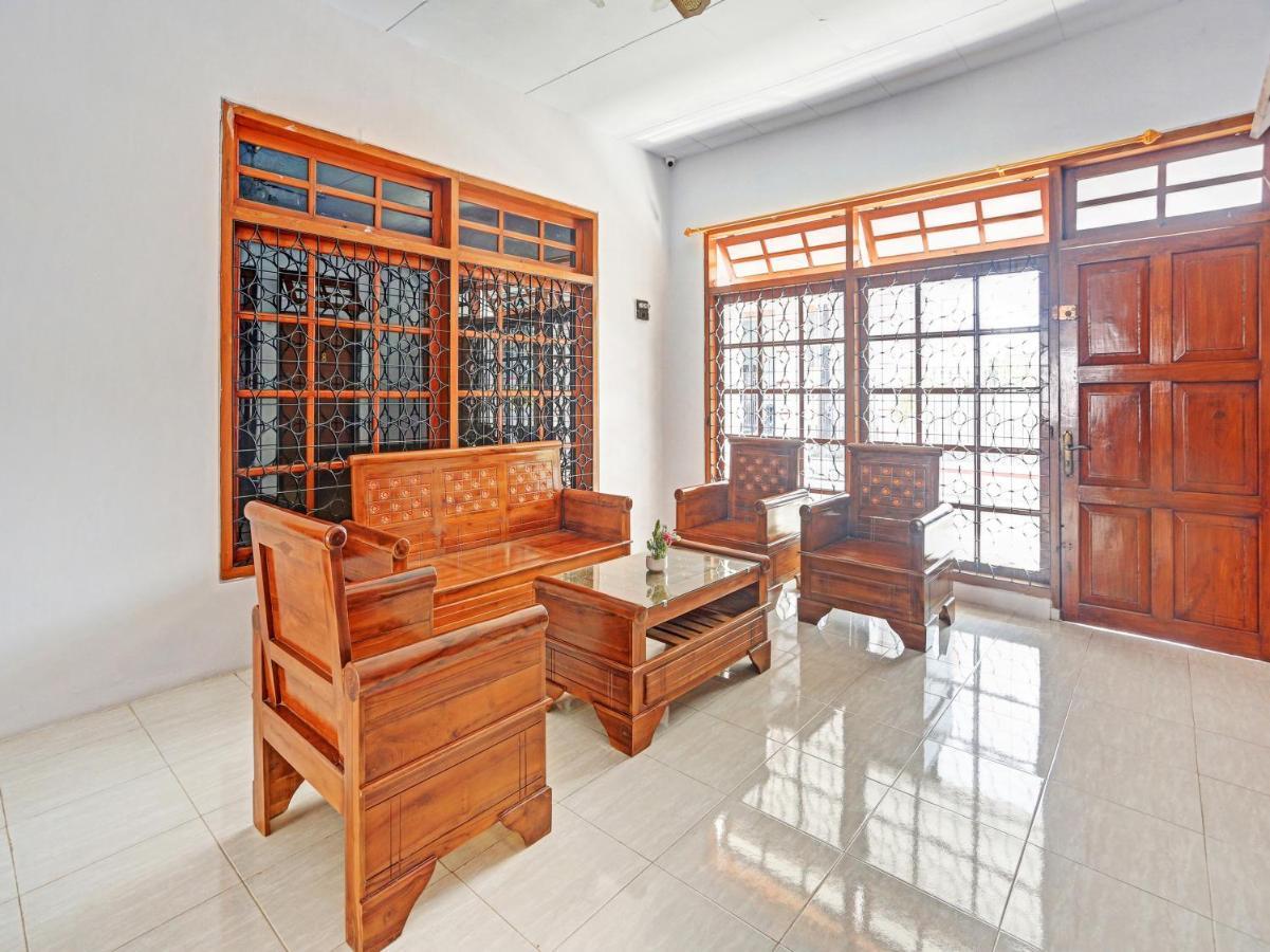 Oyo 90344 Wijayanti Hotel บันยูวังงี ภายนอก รูปภาพ