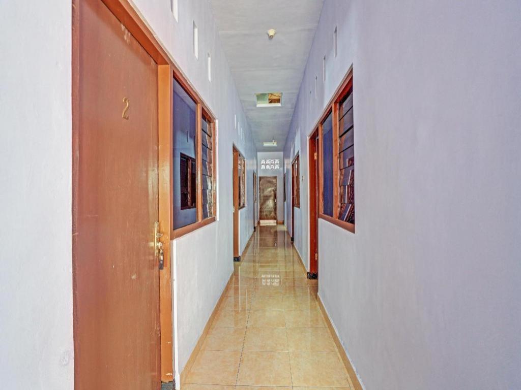 Oyo 90344 Wijayanti Hotel บันยูวังงี ภายนอก รูปภาพ