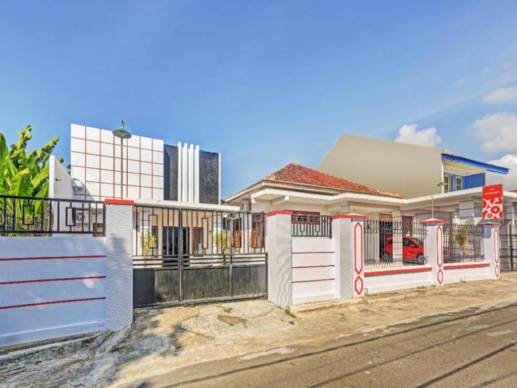 Oyo 90344 Wijayanti Hotel บันยูวังงี ภายนอก รูปภาพ